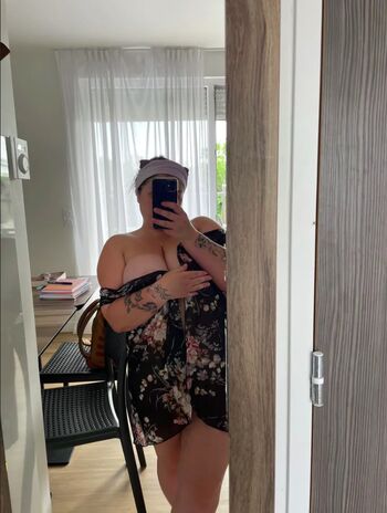 Full leaked Vertlea private photo