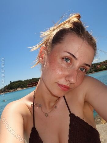 Full leaked Veylarenee private photo