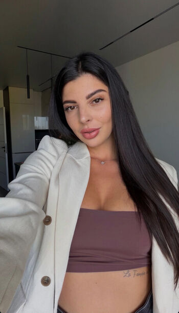 Full leaked Veyssandra private photo