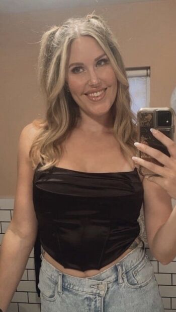 Full leaked Vicki howard private photo
