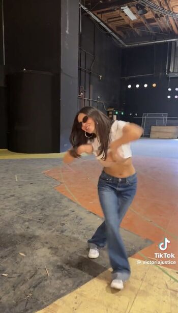 Full leaked Victoria justice private photo