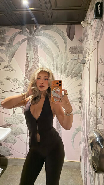 Full leaked Victoria private photo