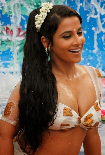 Full leaked Vidya balan private photo
