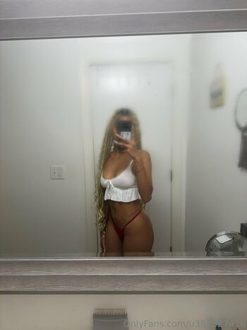 Full leaked Vikadgomez private photo