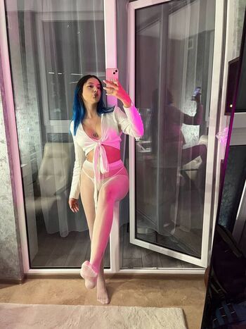 Full leaked Vikkkess private photo
