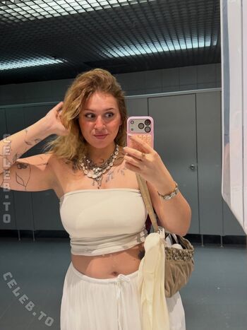 Full leaked Viky kid private photo