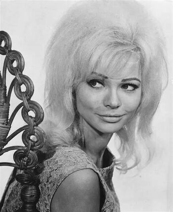Full leaked Vintage starlets page private photo