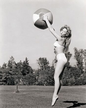 Full leaked Vintage starlets page private photo