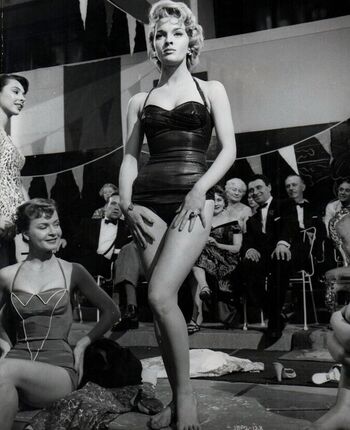 Full leaked Vintage starlets private photo