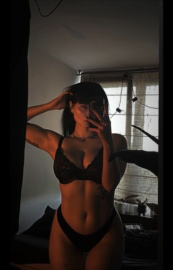 Full leaked Vivickivvv page private photo
