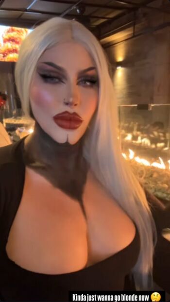 Full leaked Vonjaxx private photo