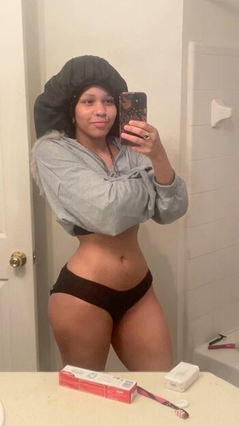 Full leaked Vxmpisariel private photo