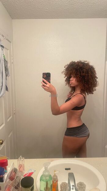 Full leaked Vxmpisariel private photo