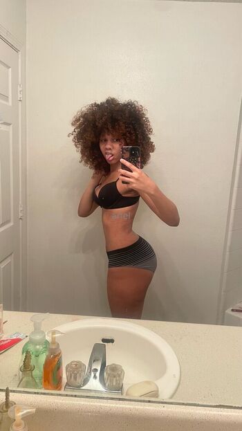 Full leaked Vxmpisariel private photo