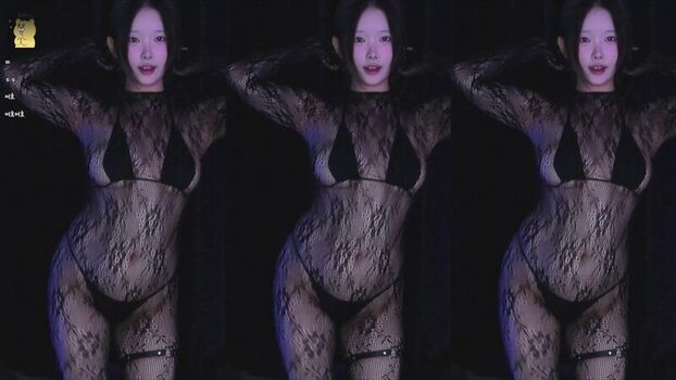 Full leaked W n private photo