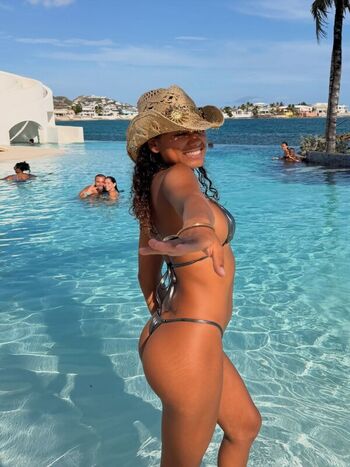 Full leaked Wahyne private photo