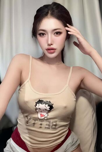 Full leaked Waifucute private photo