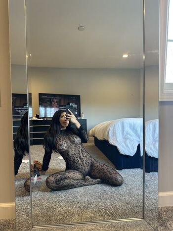 Full leaked Waiyi chan private photo
