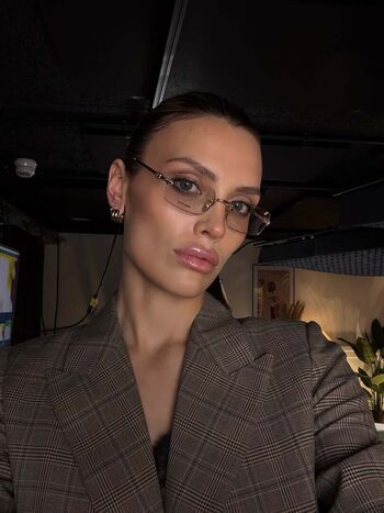 Full leaked Wallis day private photo