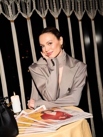 Full leaked Wallis day private photo