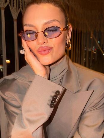 Full leaked Wallis day private photo