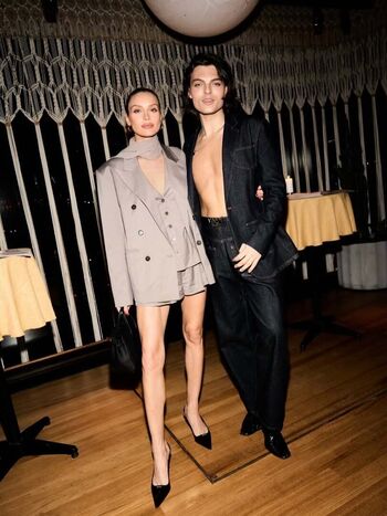 Full leaked Wallis day private photo