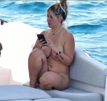 Full leaked Wanda nara page private photo