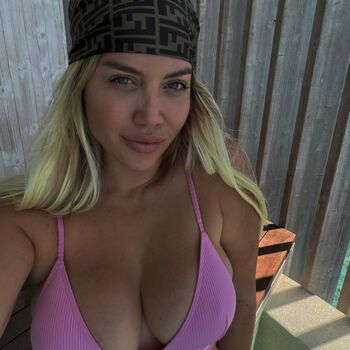 Full leaked Wanda nara page private photo