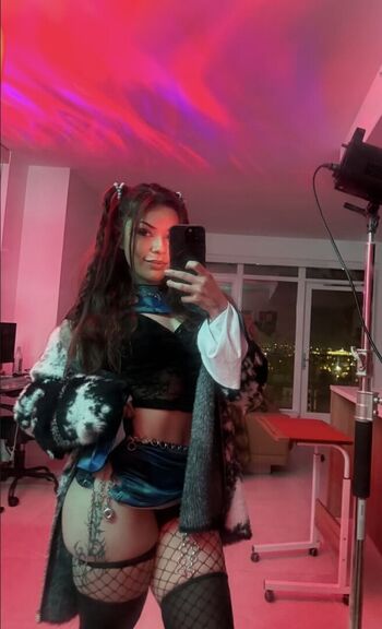 Full leaked Wavy brin page private photo