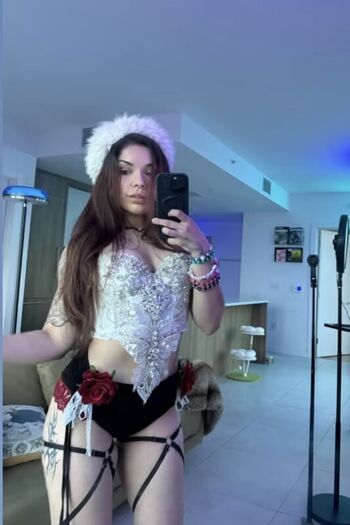 Full leaked Wavy brin private photo