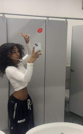 Full leaked Wavyteya private photo
