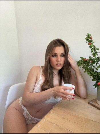 Full leaked Weenzly private photo