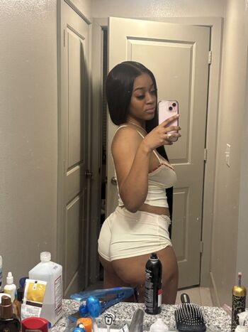 Full leaked Weluvcream private photo