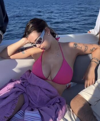 Full leaked Whereisleto private photo