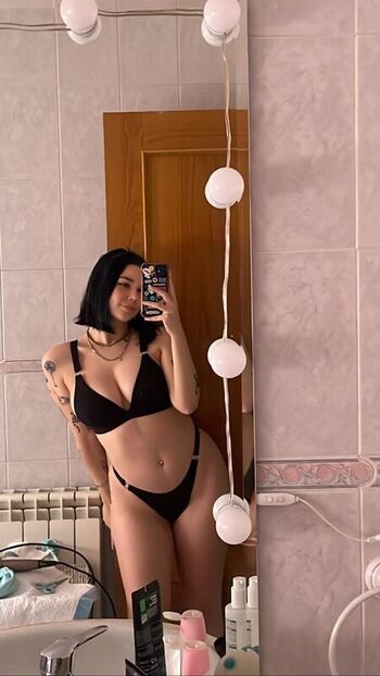 Full leaked Whereisleto private photo