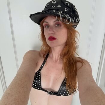 Full leaked Whereismuna private photo