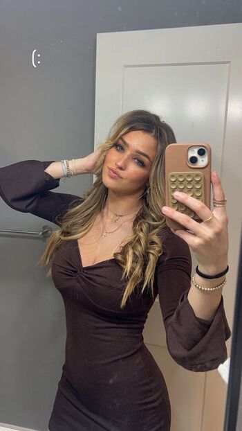 Full leaked Whitney robbin s private photo