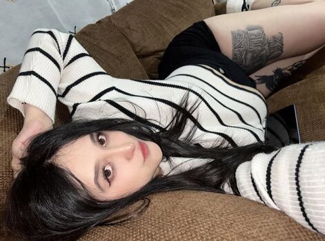 Full leaked Who is she private photo