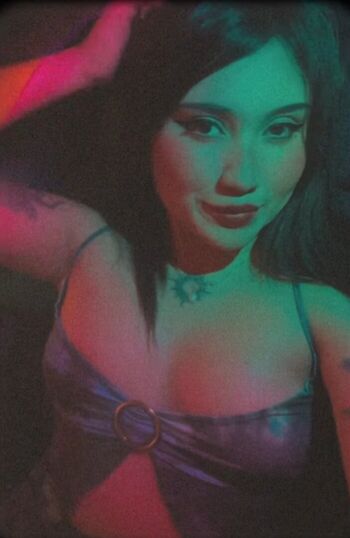Full leaked Who is she private photo