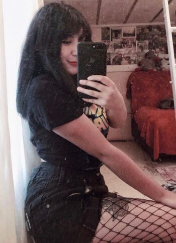 Full leaked Who is she private photo