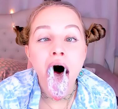 Full leaked Sarah lee/ private photo