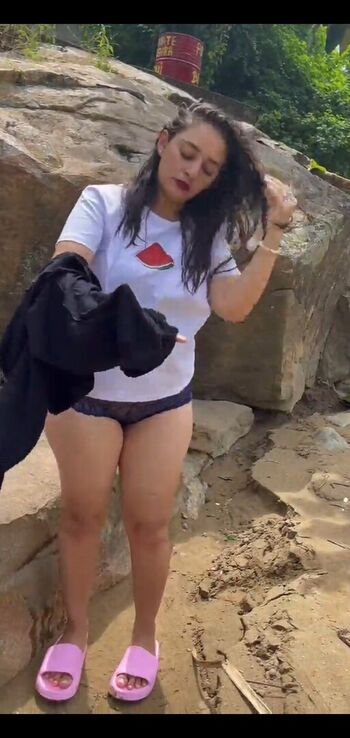 Full leaked Brown eyed girl / private photo