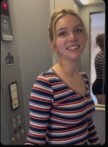 Full leaked Annaoswaldskqn private photo