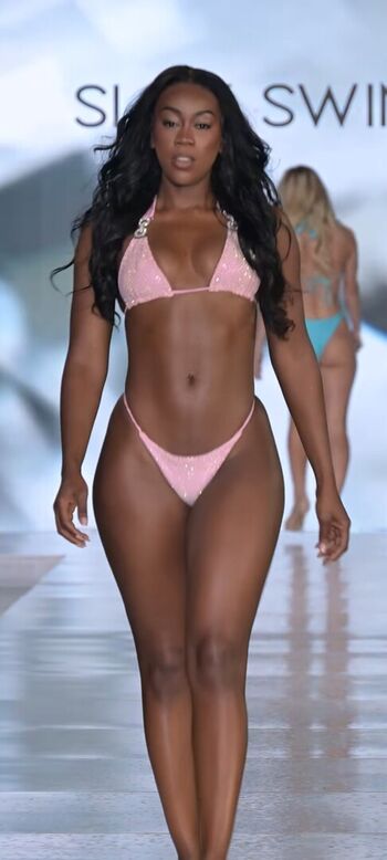 Full leaked Amber warner/ private photo