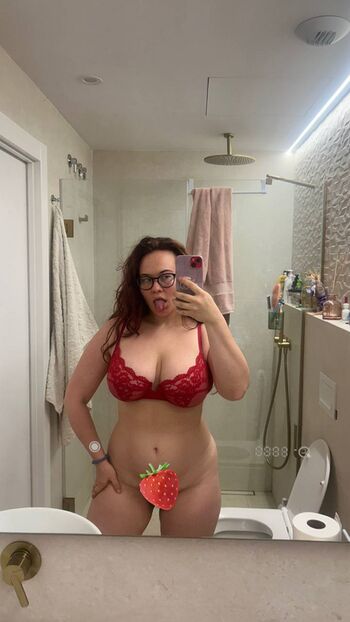 Full leaked Winivino private photo