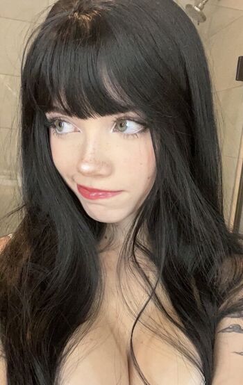 Full leaked Winnie private photo