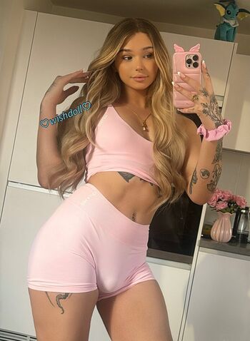 Full leaked Wishdoll private photo