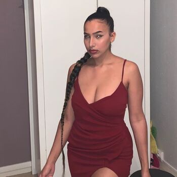 Full leaked Wiwi b private photo