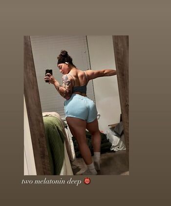 Full leaked Woahh emily private photo