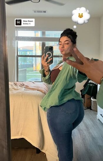 Full leaked Woahh emily private photo